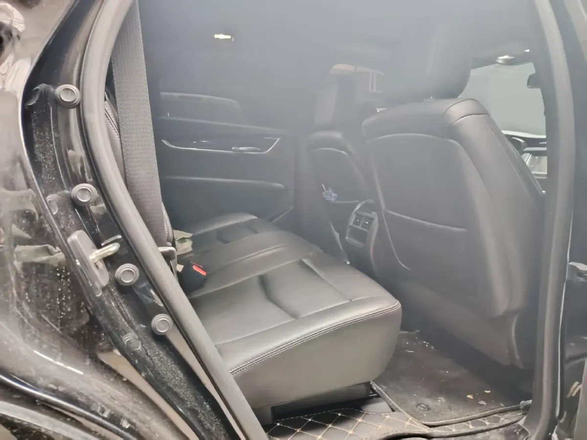 2021 Cadillac XT5 2.0T 237HP L4 9AT,autocango,china used car exporter,china ev exporter,chinese used car exporter,chinese used ev exporter