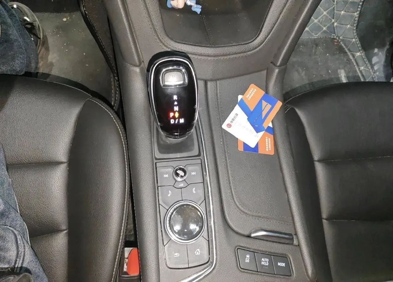 2021 Cadillac XT5 2.0T 237HP L4 9AT,autocango,china used car exporter,china ev exporter,chinese used car exporter,chinese used ev exporter