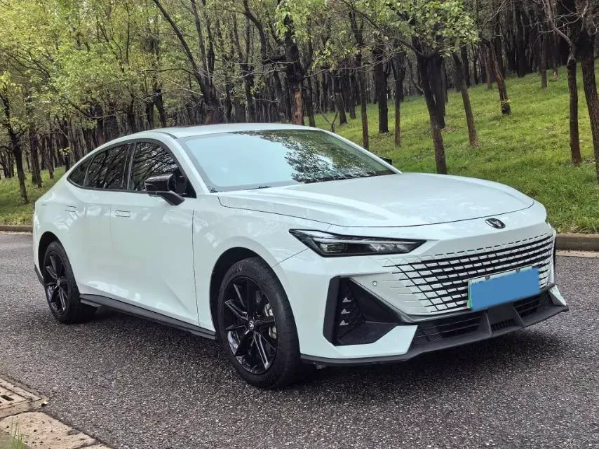 2023 ChangAn UNI-V iDD 1.5T 170HP L4 6TCT PHEV 18.4KWH,autocango,china used car exporter,china ev exporter,chinese used car exporter,chinese used ev exporter