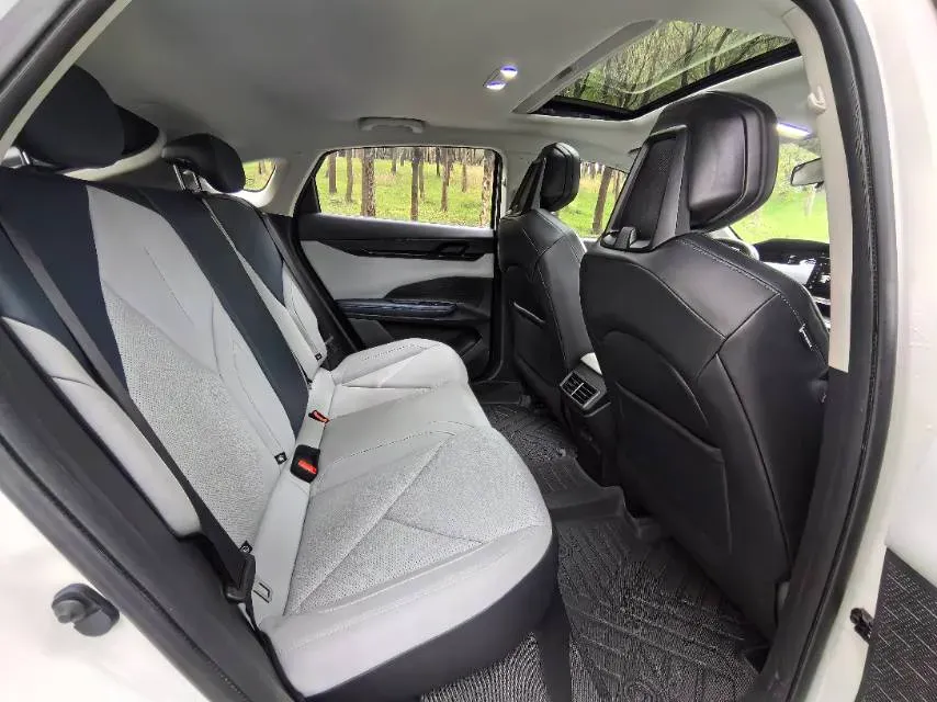 2023 ChangAn UNI-V iDD 1.5T 170HP L4 6TCT PHEV 18.4KWH,autocango,china used car exporter,china ev exporter,chinese used car exporter,chinese used ev exporter