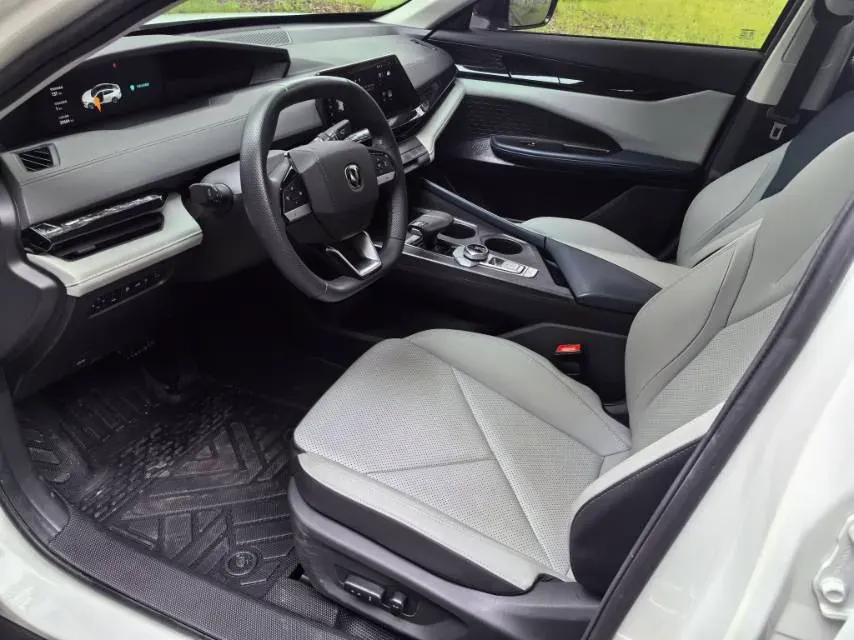 2023 ChangAn UNI-V iDD 1.5T 170HP L4 6TCT PHEV 18.4KWH,autocango,china used car exporter,china ev exporter,chinese used car exporter,chinese used ev exporter