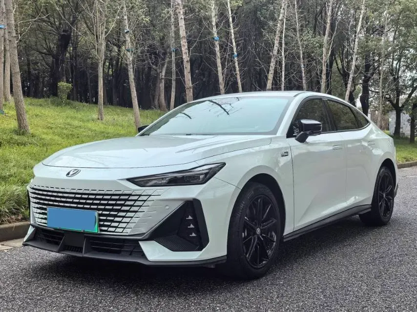 2023 ChangAn UNI-V iDD 1.5T 170HP L4 6TCT PHEV 18.4KWH,autocango,china used car exporter,china ev exporter,chinese used car exporter,chinese used ev exporter