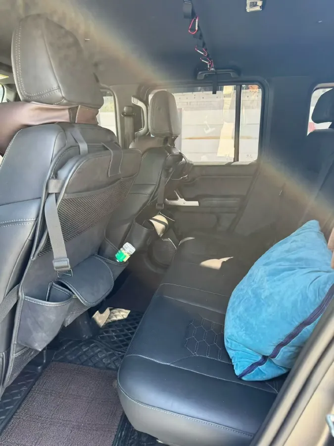 2024 212 212 T01 2.0T 252HP L4 8AT,autocango,china used car exporter,china ev exporter,chinese used car exporter,chinese used ev exporter