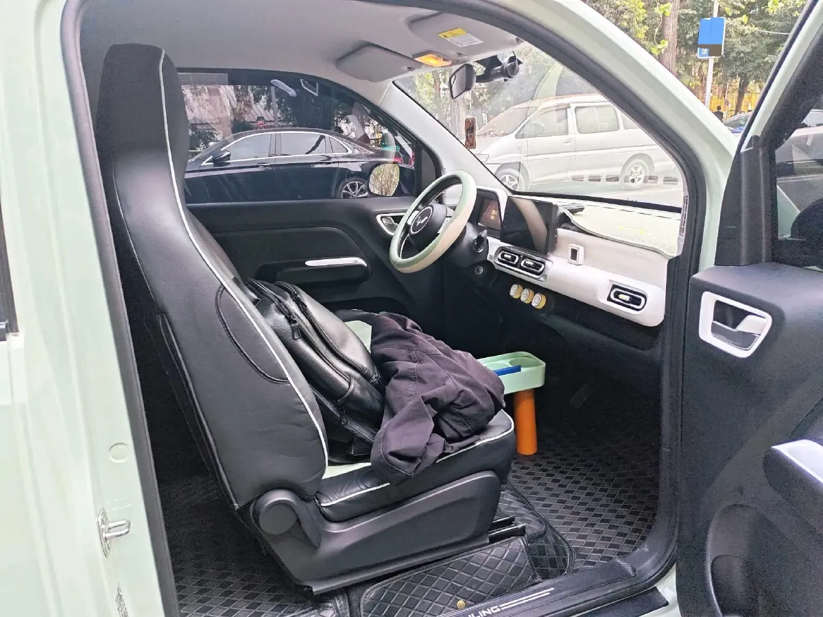 2024 WuLing HongGuang MINI EV BEV 17.3KWH,autocango,china used car exporter,china ev exporter,chinese used car exporter,chinese used ev exporter