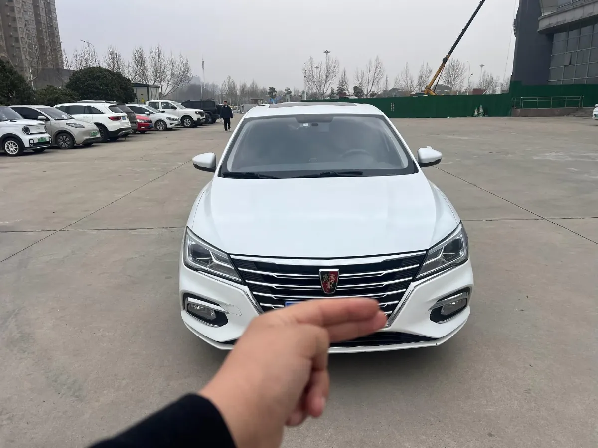 2020 Roewe i5 1.5L 120HP L4 CVT,autocango,china used car exporter,china ev exporter,chinese used car exporter,chinese used ev exporter