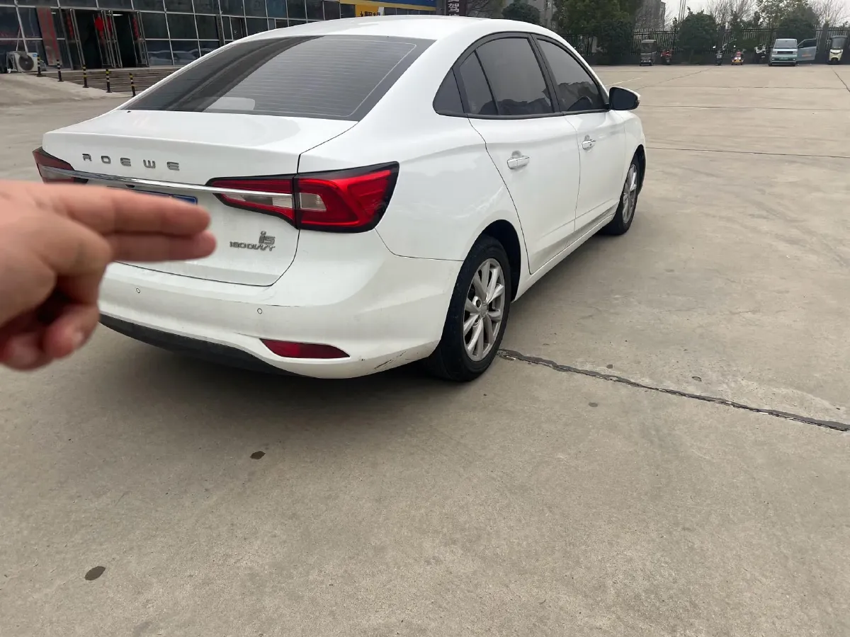 2020 Roewe i5 1.5L 120HP L4 CVT,autocango,china used car exporter,china ev exporter,chinese used car exporter,chinese used ev exporter