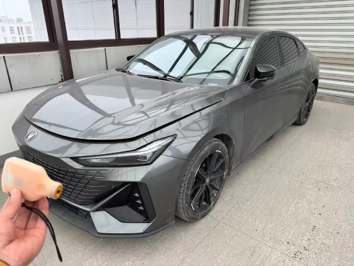 2022 ChangAn UNI-V 1.5T 188HP L4 7DCT,autocango,china used car exporter,china ev exporter,chinese used car exporter,chinese used ev exporter