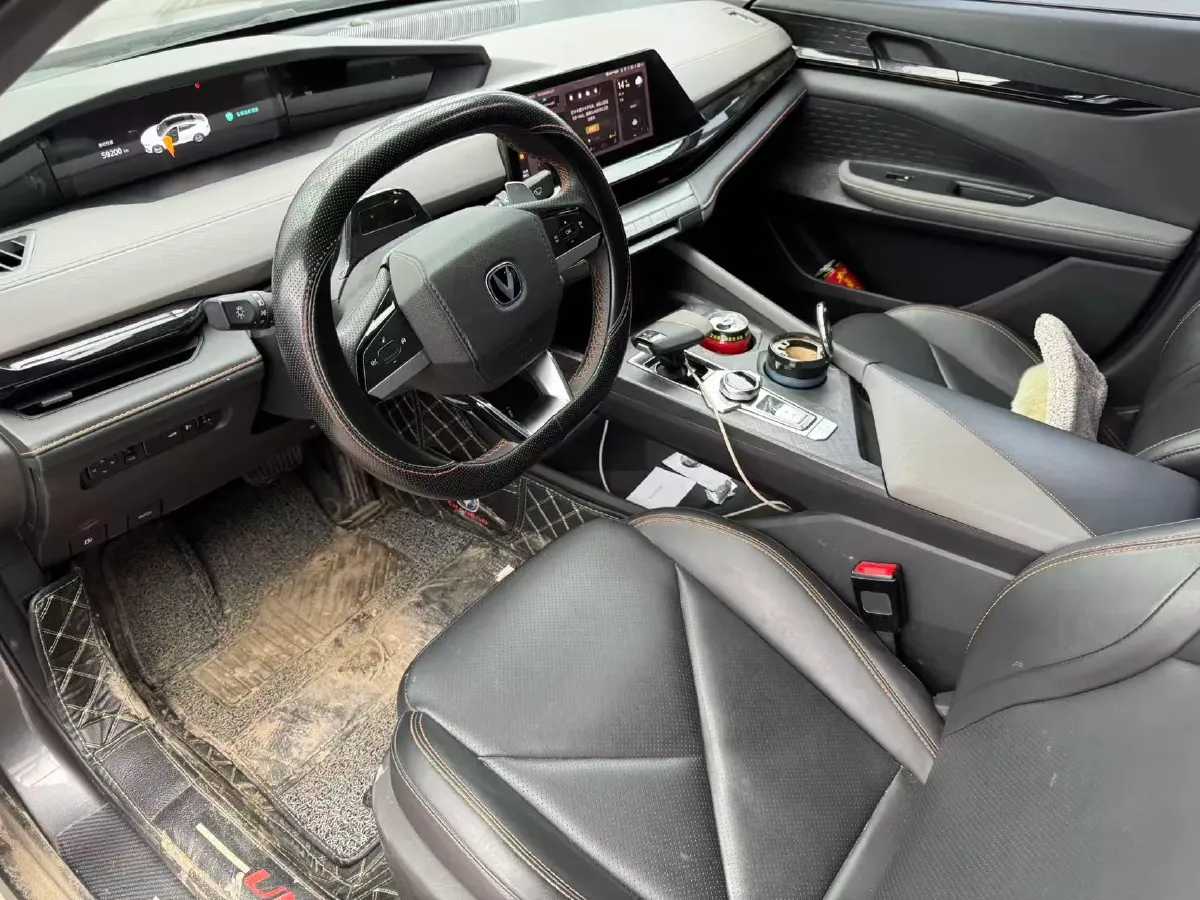 2022 ChangAn UNI-V 1.5T 188HP L4 7DCT,autocango,china used car exporter,china ev exporter,chinese used car exporter,chinese used ev exporter