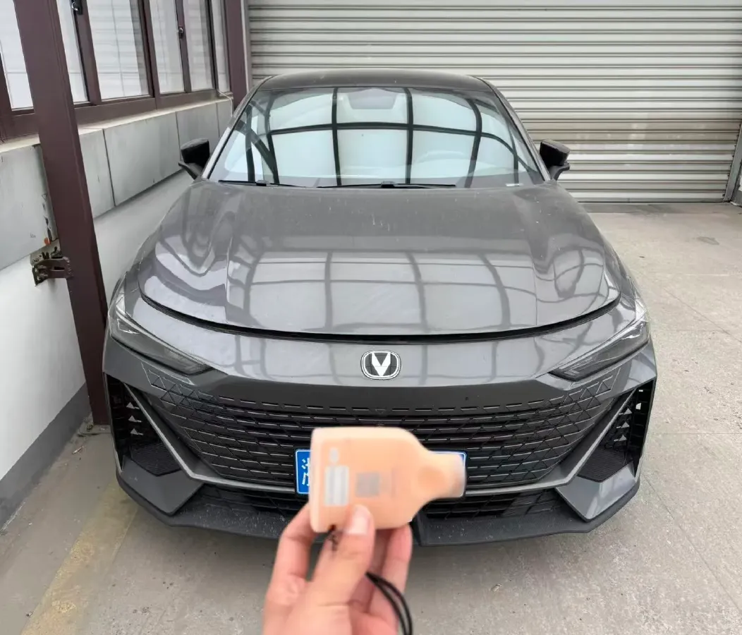 2022 ChangAn UNI-V 1.5T 188HP L4 7DCT,autocango,china used car exporter,china ev exporter,chinese used car exporter,chinese used ev exporter