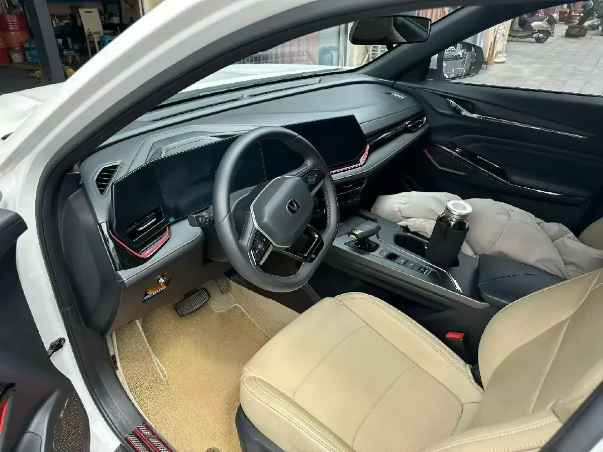 2024 ChangAn X5 PLUS 1.5T 188HP L4 7DCT,autocango,china used car exporter,china ev exporter,chinese used car exporter,chinese used ev exporter
