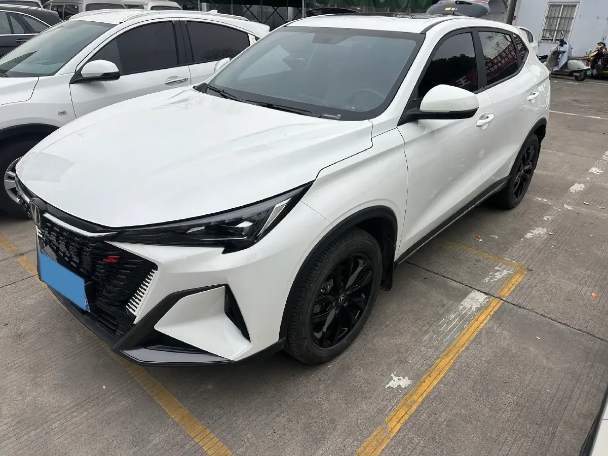 2024 ChangAn X5 PLUS 1.5T 188HP L4 7DCT,autocango,china used car exporter,china ev exporter,chinese used car exporter,chinese used ev exporter