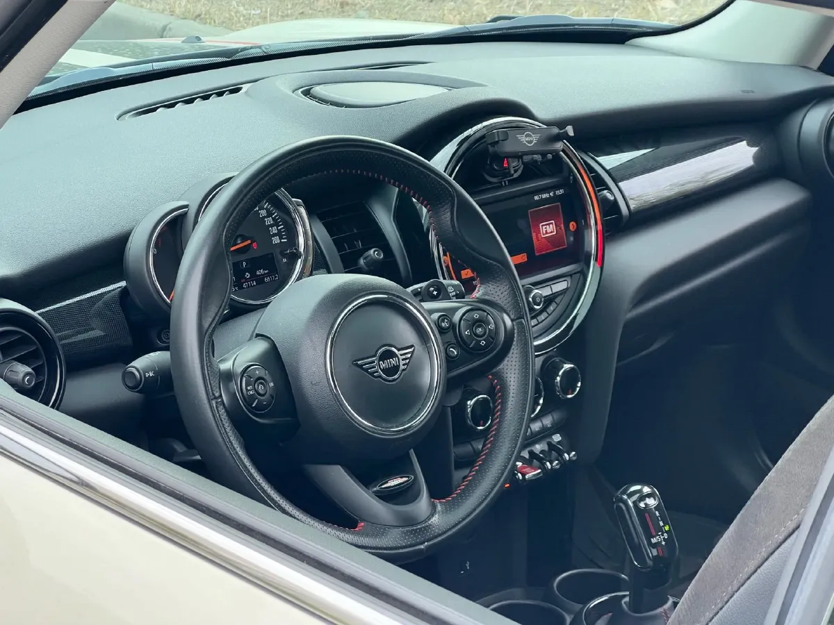 2019 MINI MINI 2.0T 192HP L4 7DCT,autocango,china used car exporter,china ev exporter,chinese used car exporter,chinese used ev exporter