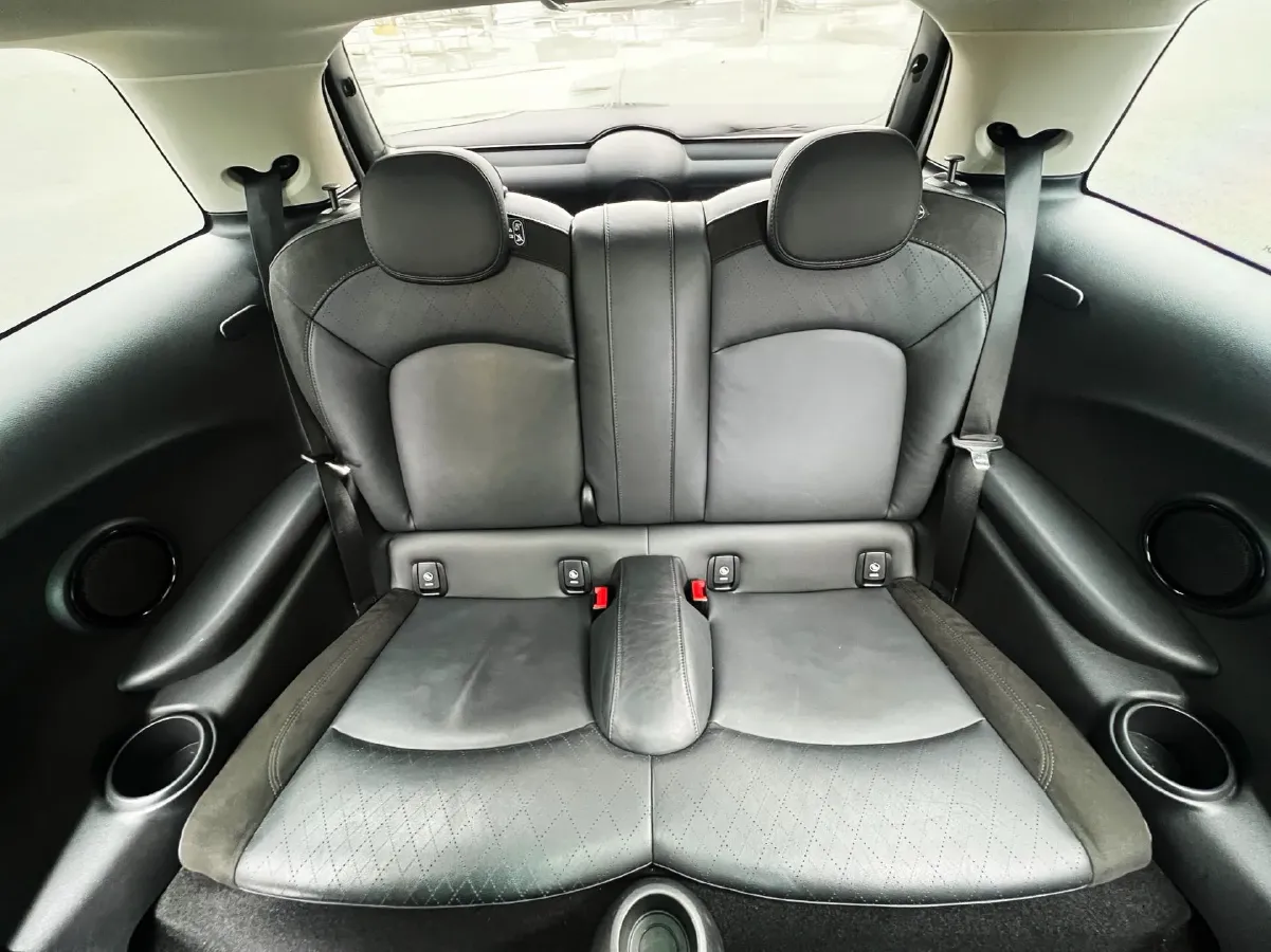 2019 MINI MINI 2.0T 192HP L4 7DCT,autocango,china used car exporter,china ev exporter,chinese used car exporter,chinese used ev exporter