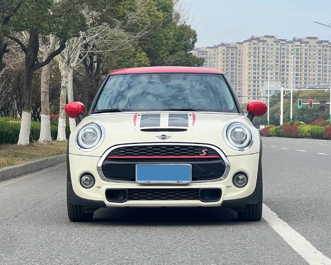 2019 MINI MINI 2.0T 192HP L4 7DCT,autocango,china used car exporter,china ev exporter,chinese used car exporter,chinese used ev exporter