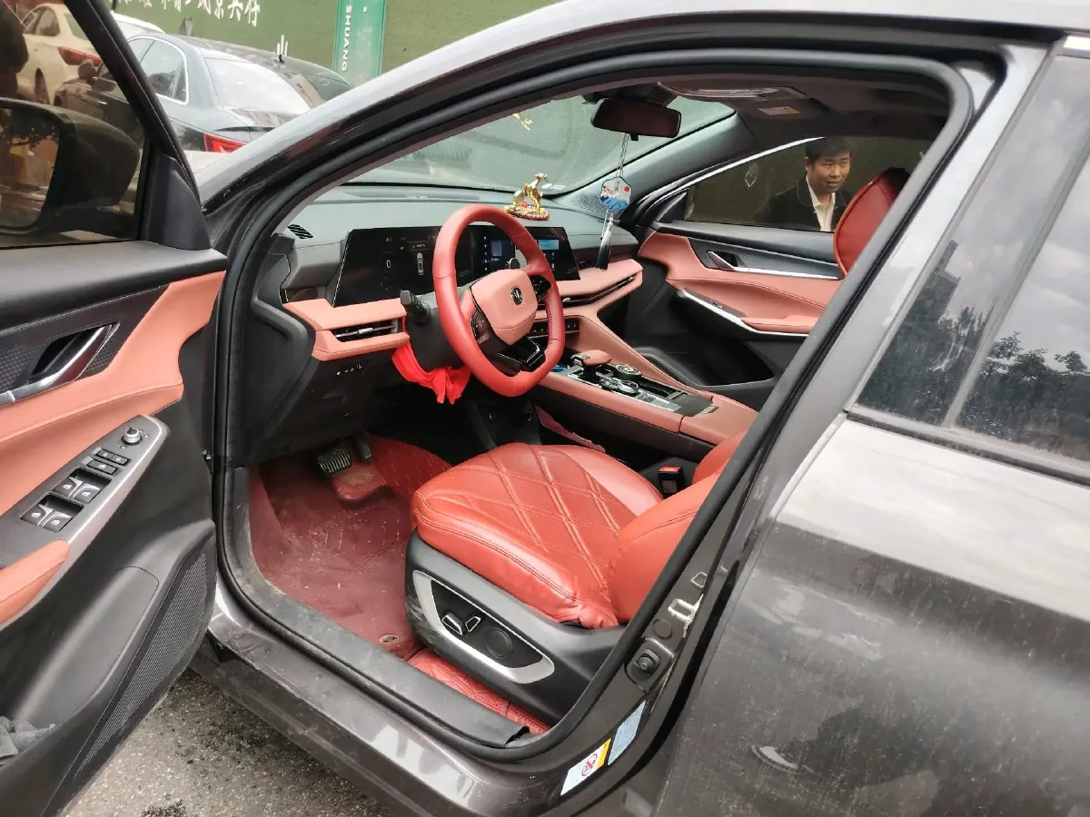 2023 ChangAn CS75 Plus 2.0T 233HP L4 8AT,autocango,china used car exporter,china ev exporter,chinese used car exporter,chinese used ev exporter