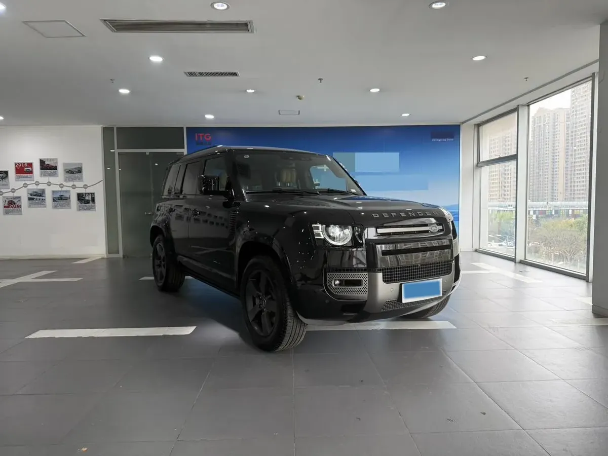 2025 Land Rover Defender 3.0T 400HP L6 8AT,autocango,china used car exporter,china ev exporter,chinese used car exporter,chinese used ev exporter