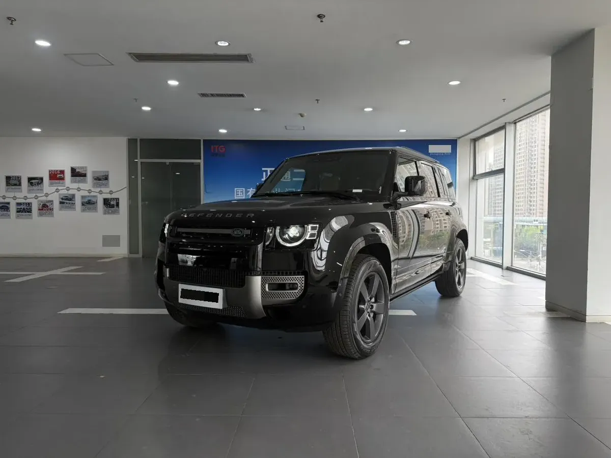 2025 Land Rover Defender 3.0T 400HP L6 8AT,autocango,china used car exporter,china ev exporter,chinese used car exporter,chinese used ev exporter