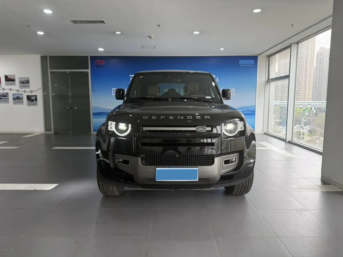 2025 Land Rover Defender 3.0T 400HP L6 8AT,autocango,china used car exporter,china ev exporter,chinese used car exporter,chinese used ev exporter