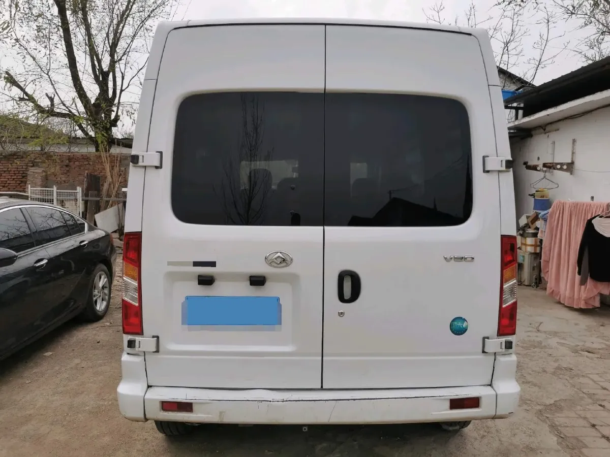 2023 MAXUS XinTu V80 2.0T 127HP L4 6MT,autocango,china used car exporter,china ev exporter,chinese used car exporter,chinese used ev exporter