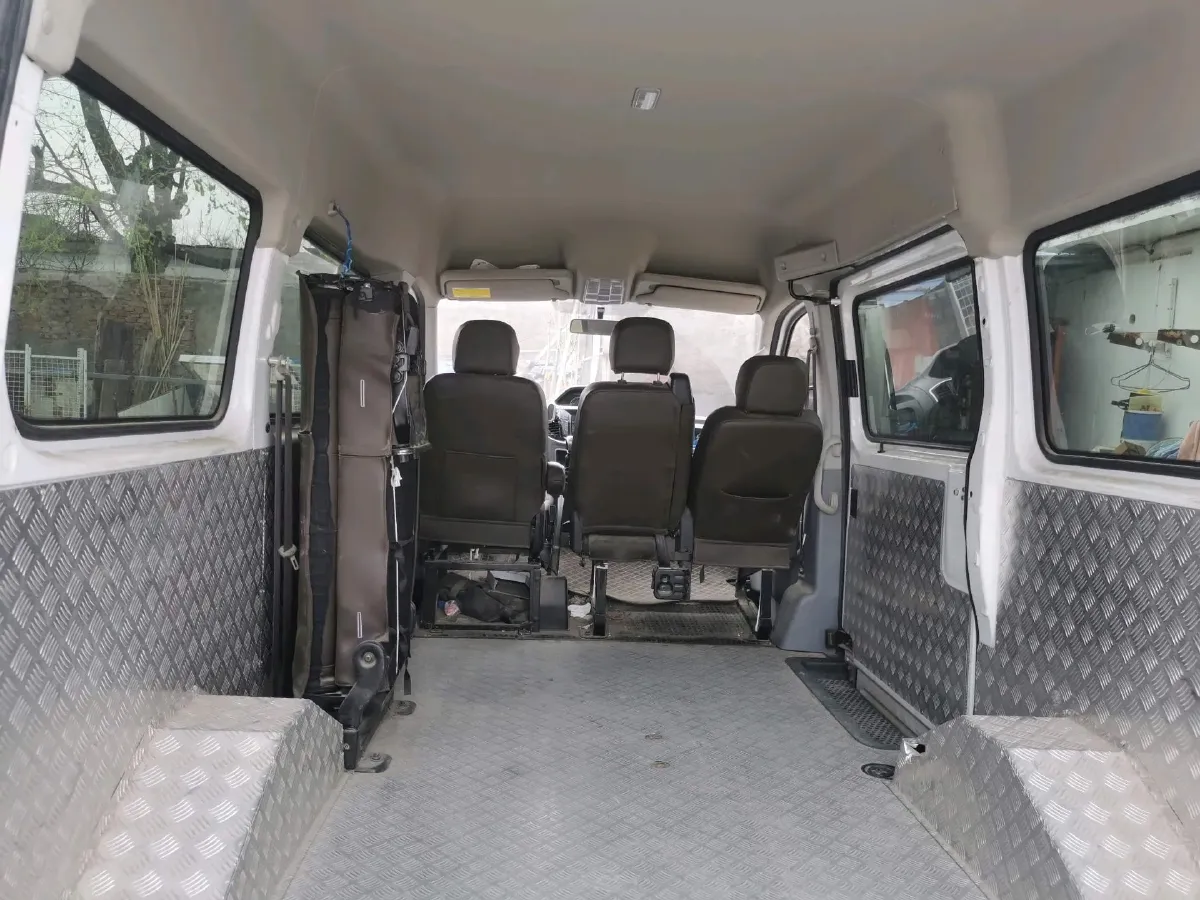 2023 MAXUS XinTu V80 2.0T 127HP L4 6MT,autocango,china used car exporter,china ev exporter,chinese used car exporter,chinese used ev exporter