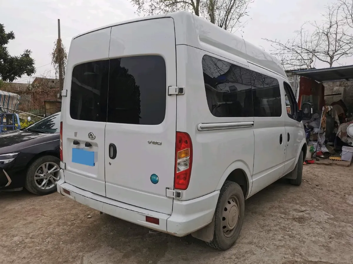 2023 MAXUS XinTu V80 2.0T 127HP L4 6MT,autocango,china used car exporter,china ev exporter,chinese used car exporter,chinese used ev exporter