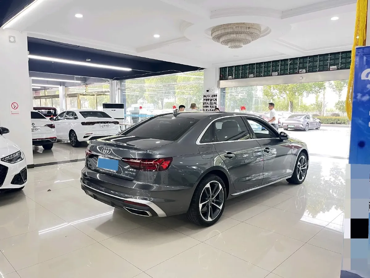 2024 Audi A4L 2.0T 190HP L4 7DCT,autocango,china used car exporter,china ev exporter,chinese used car exporter,chinese used ev exporter