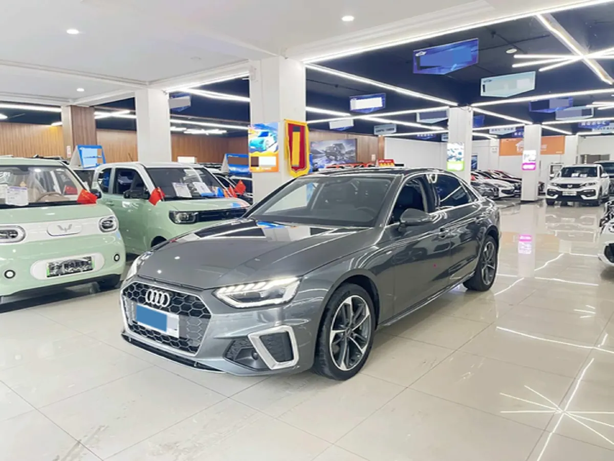 2024 Audi A4L 2.0T 190HP L4 7DCT,autocango,china used car exporter,china ev exporter,chinese used car exporter,chinese used ev exporter