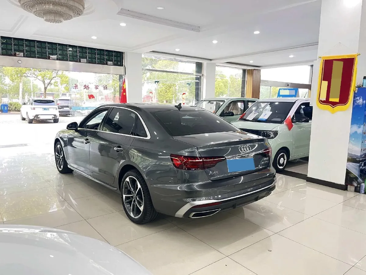 2024 Audi A4L 2.0T 190HP L4 7DCT,autocango,china used car exporter,china ev exporter,chinese used car exporter,chinese used ev exporter