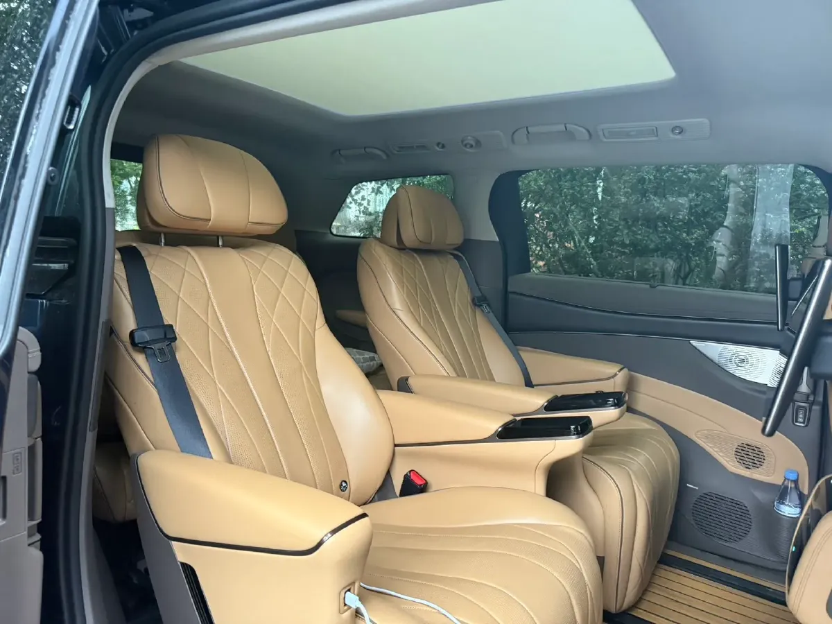 2022 Mercedes-Benz GLC Class 2.0T 197HP L4 9AT,autocango,china used car exporter,china ev exporter,chinese used car exporter,chinese used ev exporter