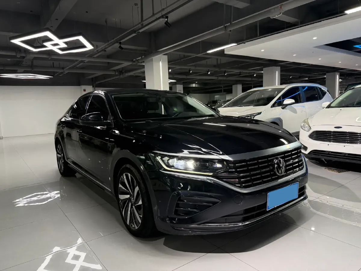2023 Volkswagen Passat 2.0T 186HP L4 7DCT,autocango,china used car exporter,china ev exporter,chinese used car exporter,chinese used ev exporter