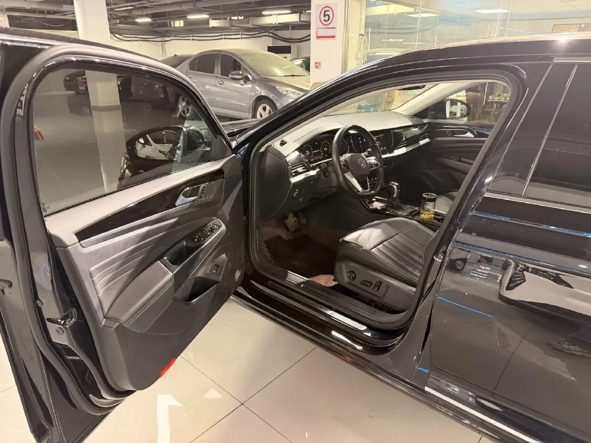 2023 Volkswagen Passat 2.0T 186HP L4 7DCT,autocango,china used car exporter,china ev exporter,chinese used car exporter,chinese used ev exporter