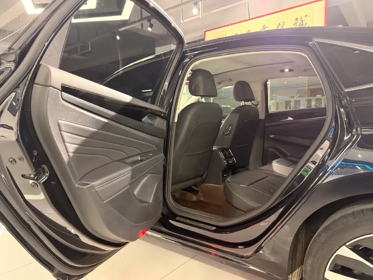 2023 Volkswagen Passat 2.0T 186HP L4 7DCT,autocango,china used car exporter,china ev exporter,chinese used car exporter,chinese used ev exporter