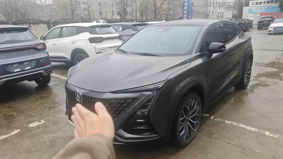 2022 ChangAn UNI-T 1.5T 188HP L4 7DCT,autocango,china used car exporter,china ev exporter,chinese used car exporter,chinese used ev exporter