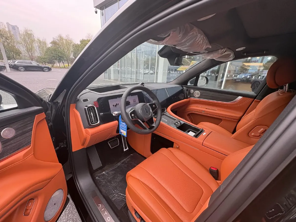 2025 AITO AITO M9 REEV 160HP REEV 52KWH,autocango,china used car exporter,china ev exporter,chinese used car exporter,chinese used ev exporter