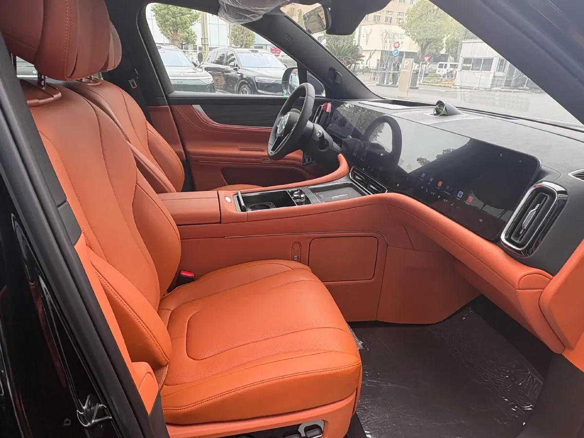 2025 AITO AITO M9 REEV 160HP REEV 52KWH,autocango,china used car exporter,china ev exporter,chinese used car exporter,chinese used ev exporter