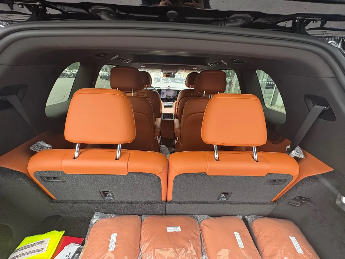 2025 AITO AITO M9 REEV 160HP REEV 52KWH,autocango,china used car exporter,china ev exporter,chinese used car exporter,chinese used ev exporter