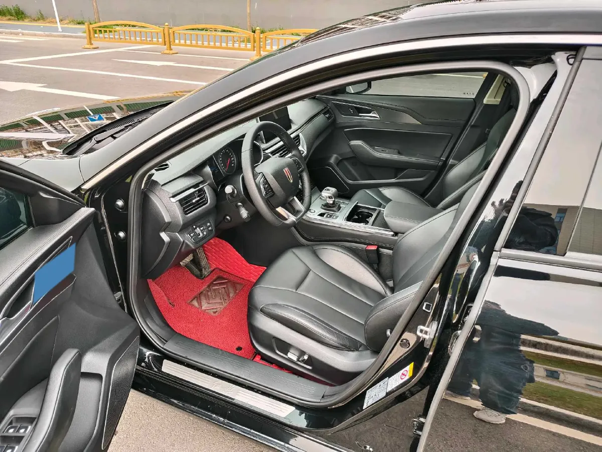 2020 HongQi H5 1.8T 197HP L4 6AT,autocango,china used car exporter,china ev exporter,chinese used car exporter,chinese used ev exporter