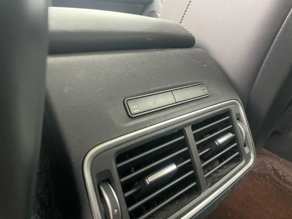 2024 Land Rover Discovery Sport 2.0T 249HP L4 9AT,autocango,china used car exporter,china ev exporter,chinese used car exporter,chinese used ev exporter