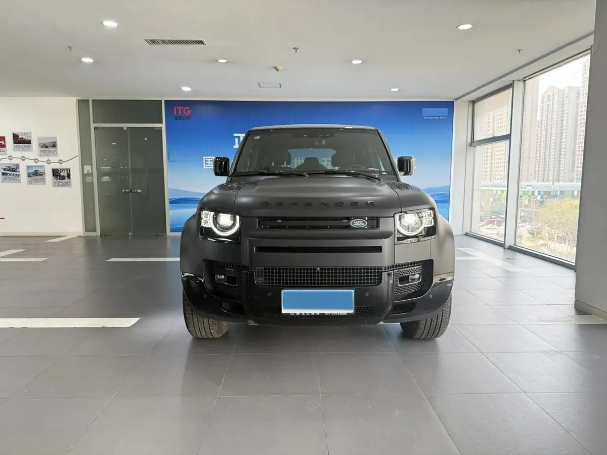 2025 Land Rover Defender 3.0T 400HP L6 8AT,autocango,china used car exporter,china ev exporter,chinese used car exporter,chinese used ev exporter
