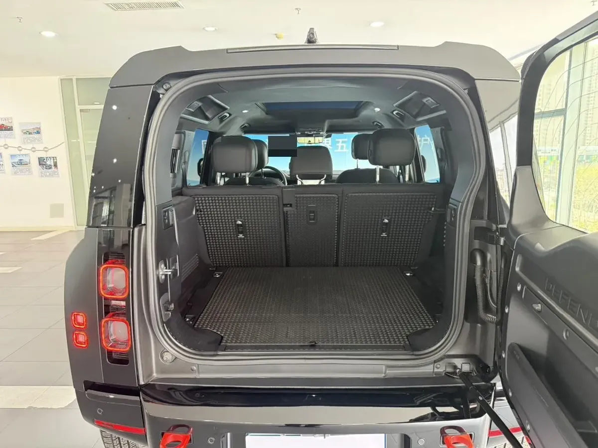 2025 Land Rover Defender 3.0T 400HP L6 8AT,autocango,china used car exporter,china ev exporter,chinese used car exporter,chinese used ev exporter