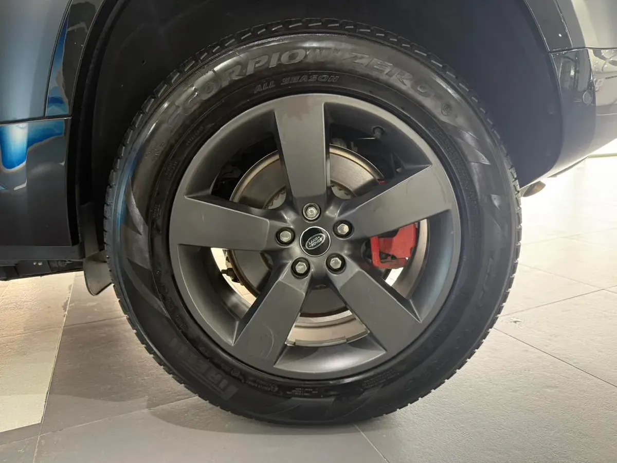 2025 Land Rover Defender 3.0T 400HP L6 8AT,autocango,china used car exporter,china ev exporter,chinese used car exporter,chinese used ev exporter