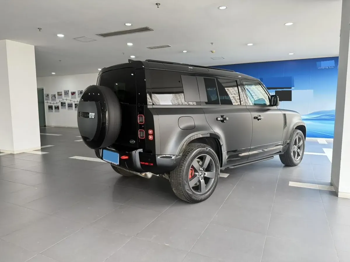 2025 Land Rover Defender 3.0T 400HP L6 8AT,autocango,china used car exporter,china ev exporter,chinese used car exporter,chinese used ev exporter