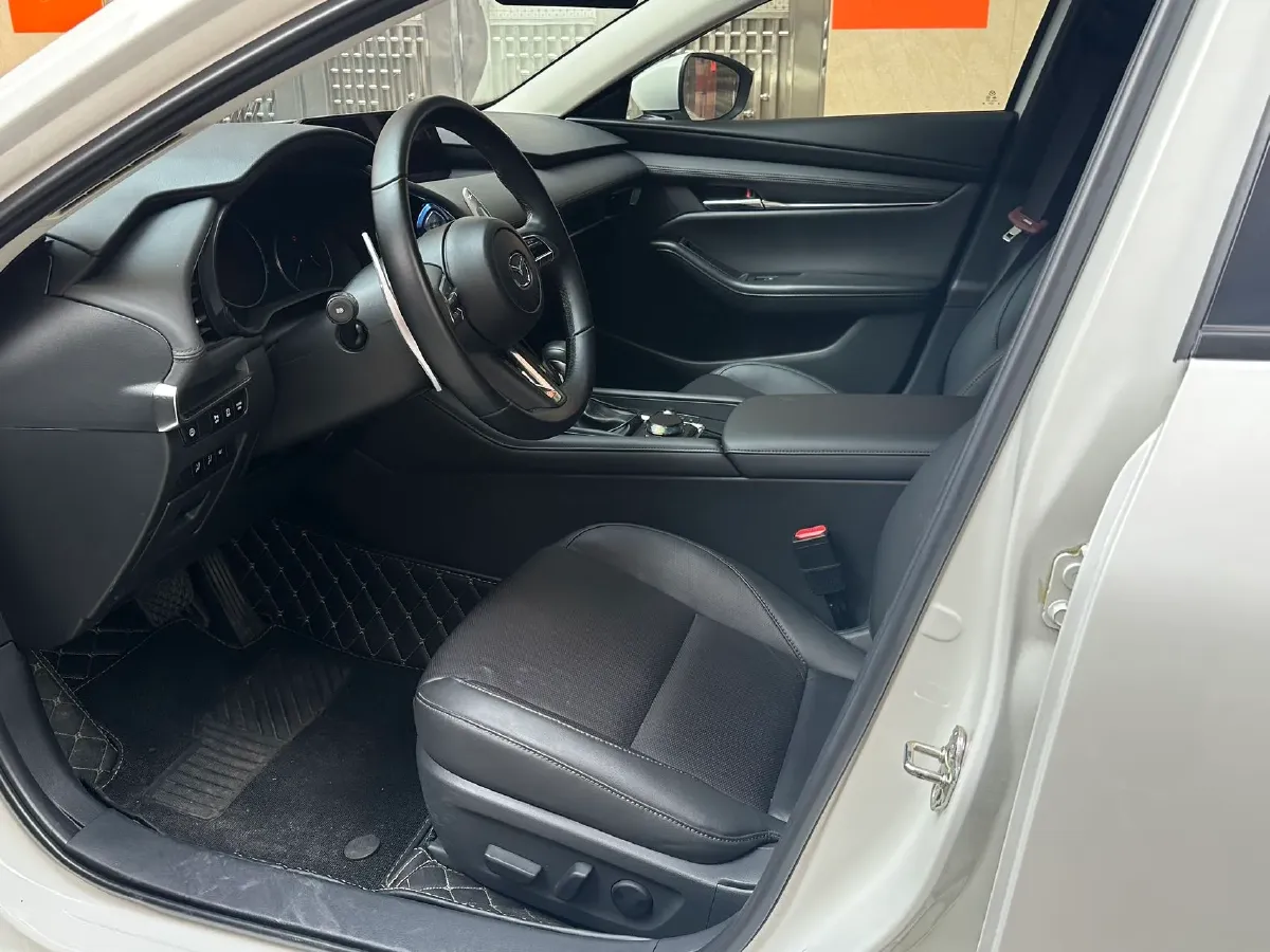 2023 Mazda 3 Axela 2.0L 158HP L4 6AT,autocango,china used car exporter,china ev exporter,chinese used car exporter,chinese used ev exporter