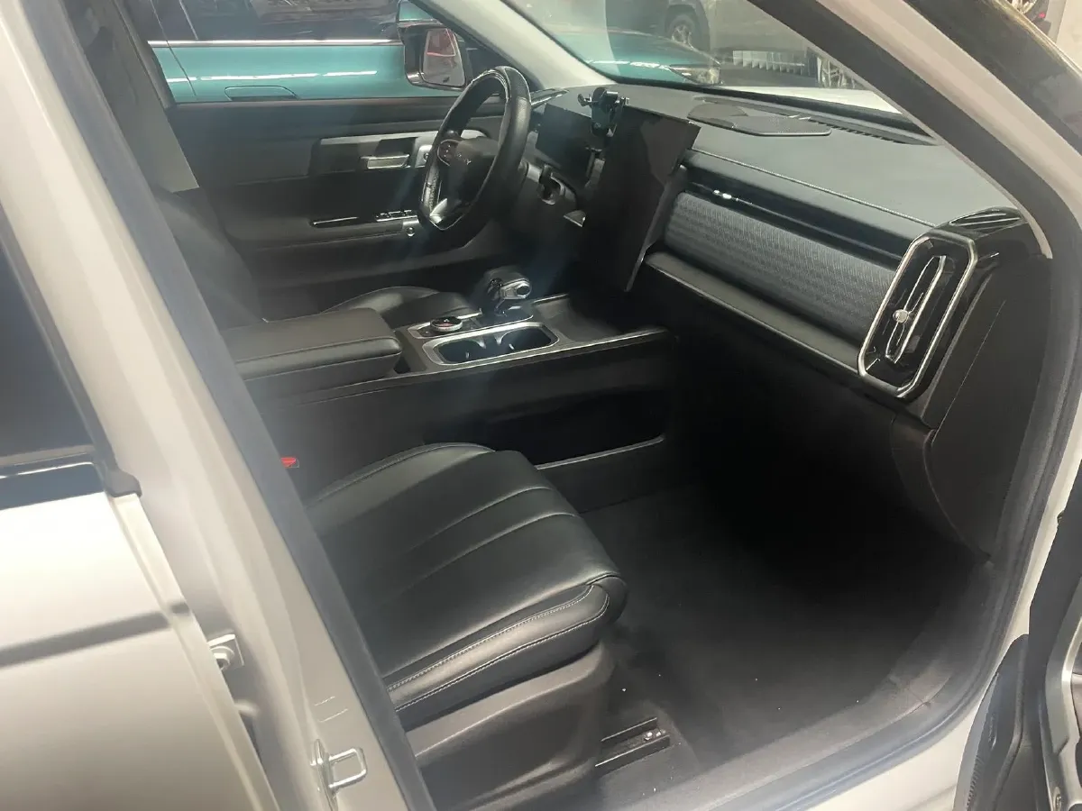 2023 Chery Exploration 06 1.6T 197HP L4 7DCT,autocango,china used car exporter,china ev exporter,chinese used car exporter,chinese used ev exporter