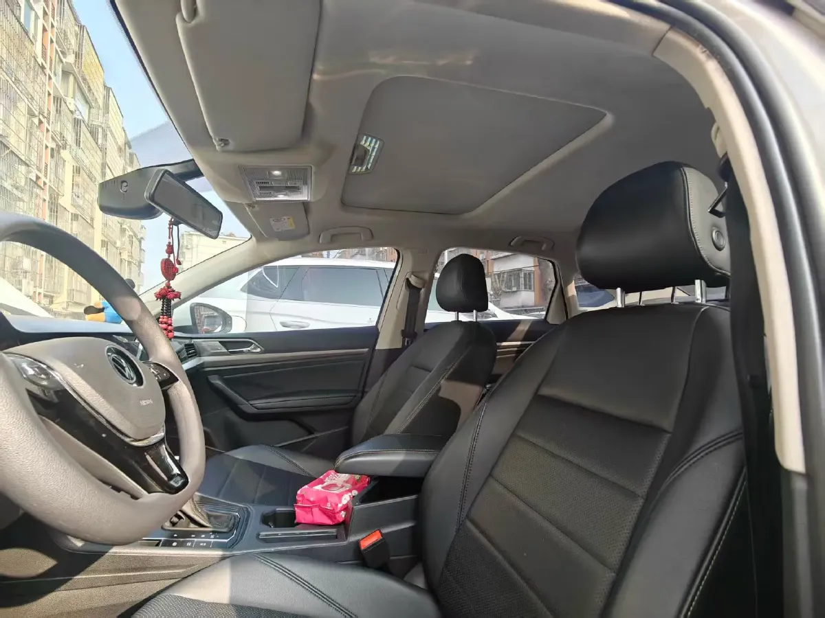 2022 Bestune B70 2.0T 224HP L4 6AT,autocango,china used car exporter,china ev exporter,chinese used car exporter,chinese used ev exporter