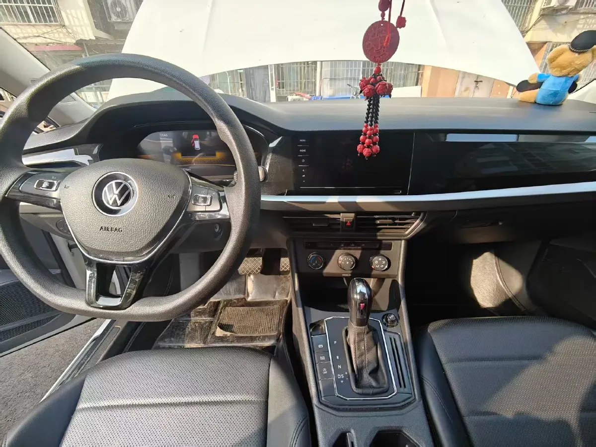 2022 Bestune B70 2.0T 224HP L4 6AT,autocango,china used car exporter,china ev exporter,chinese used car exporter,chinese used ev exporter