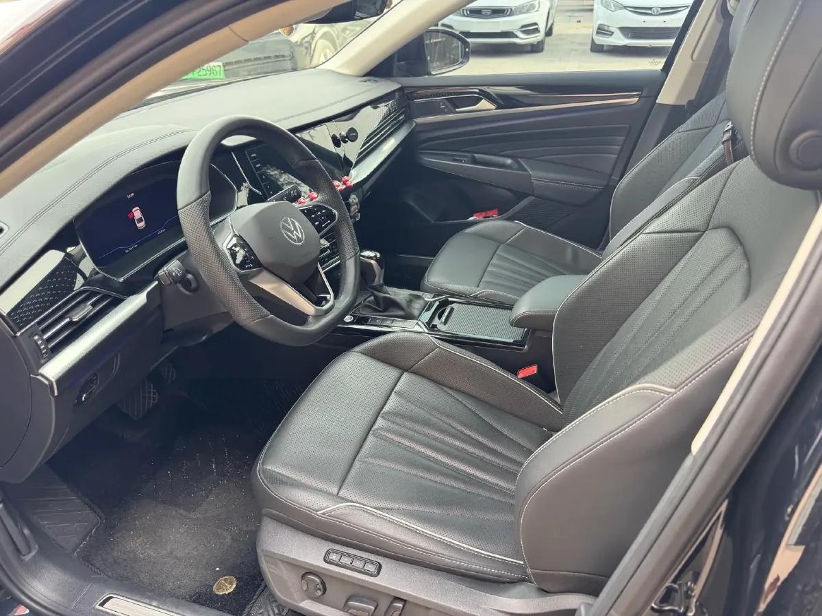 2024 Volkswagen Passat 2.0T 220HP L4 7DCT,autocango,china used car exporter,china ev exporter,chinese used car exporter,chinese used ev exporter
