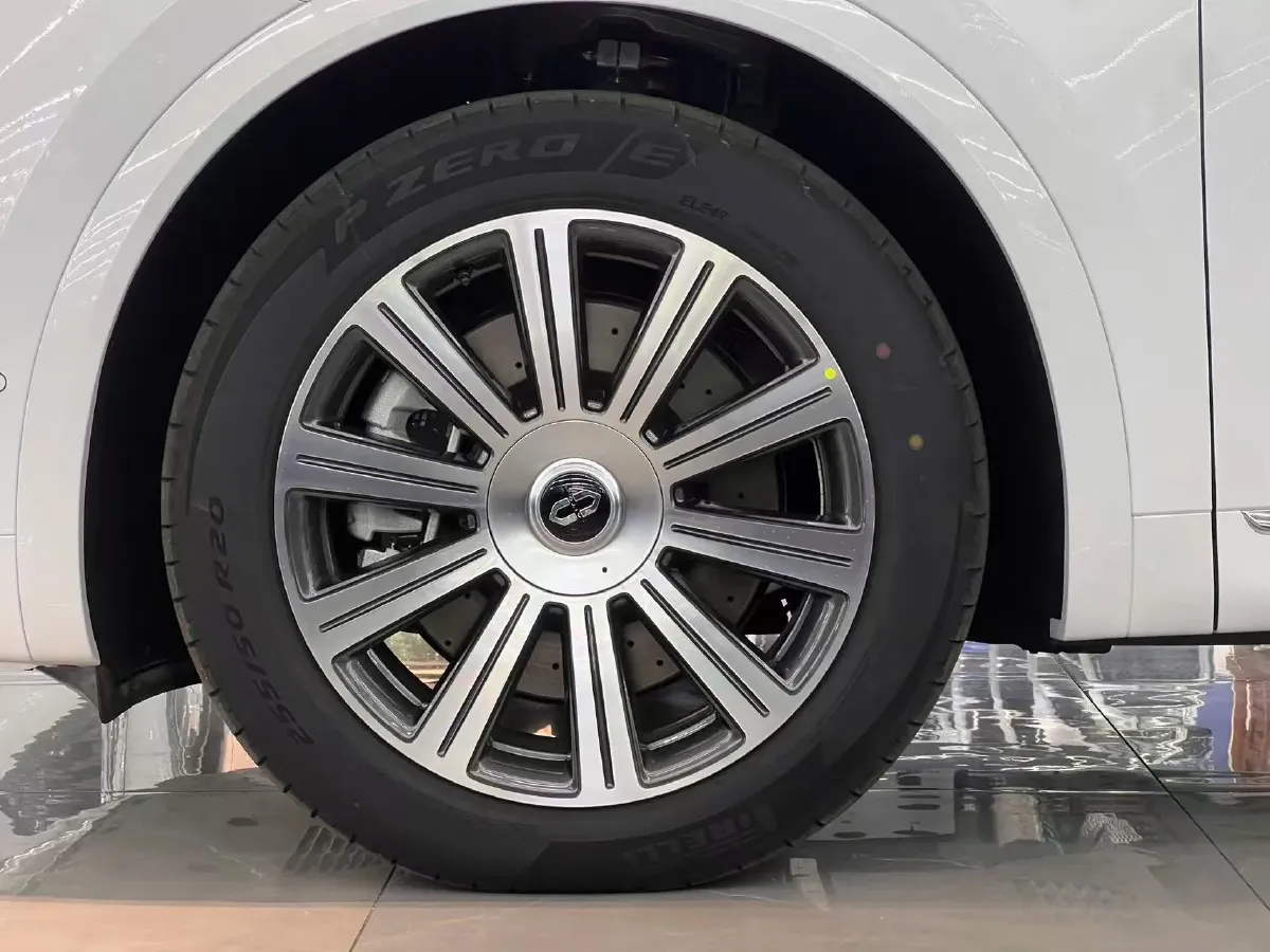 2025 AITO AITO M8 REEV 160HP REEV 53.4KWH,autocango,china used car exporter,china ev exporter,chinese used car exporter,chinese used ev exporter