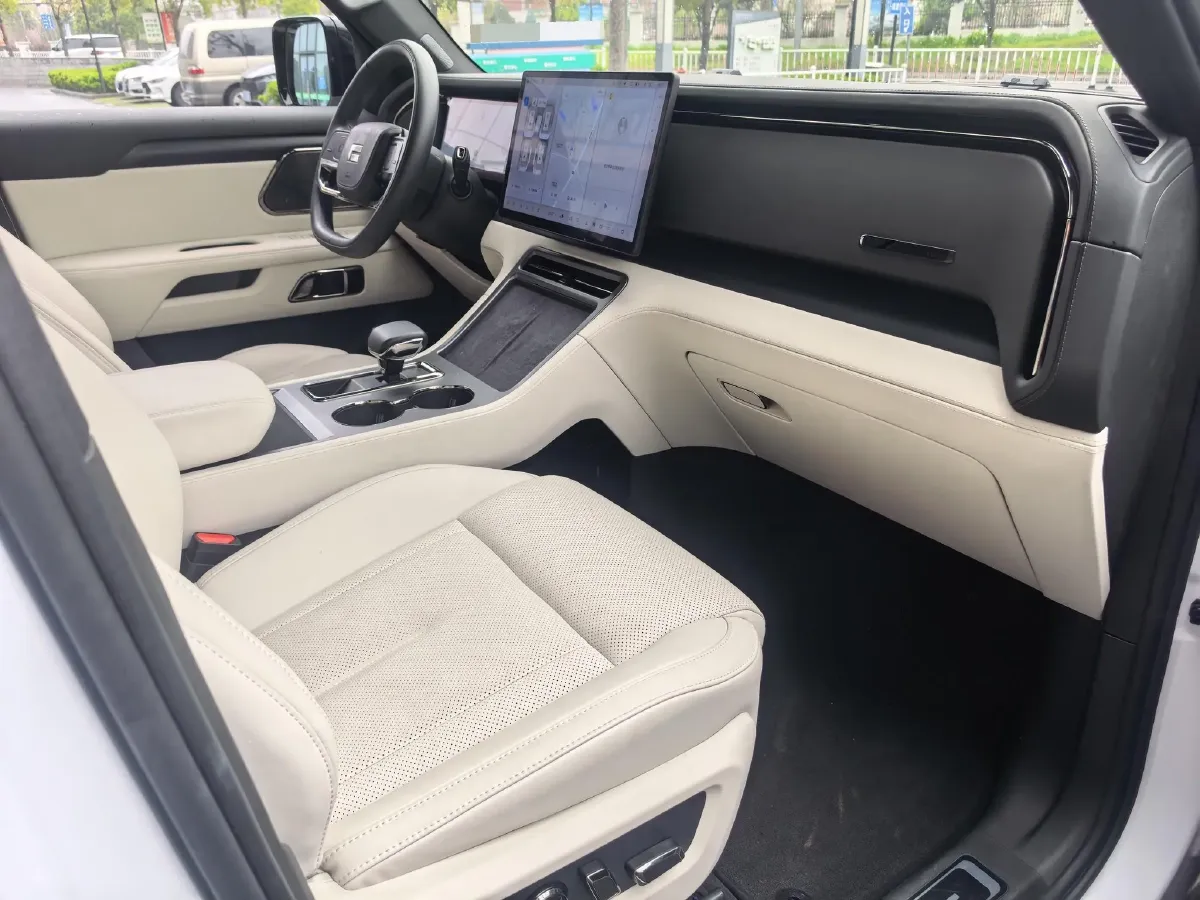 2024 ROXROX 01 1.5T 152HP L4 REEV 44.5KWH,autocango,china used car exporter,china ev exporter,chinese used car exporter,chinese used ev exporter