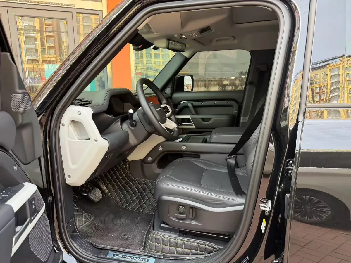 2024 Land Rover Defender 3.0T 400HP L6 8AT,autocango,china used car exporter,china ev exporter,chinese used car exporter,chinese used ev exporter